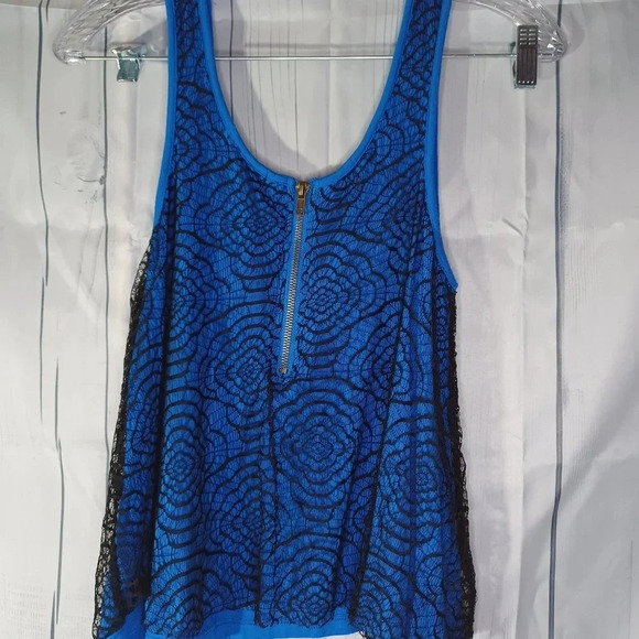 Miss Chievous sleeveless lace cropped top - Picture 5 of 7